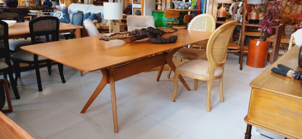 Mesa de Jantar Retangular em Madeira - Coleção Alto Padrão Ref. 6233 - Image 2