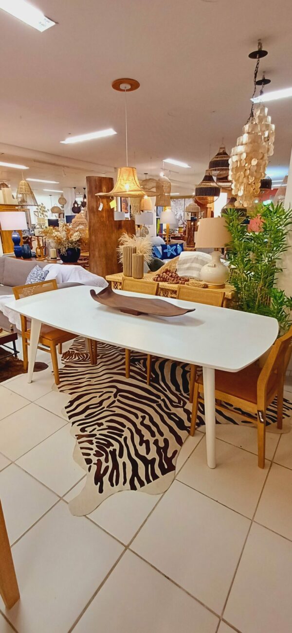 Mesa de Jantar Branca em Madeira