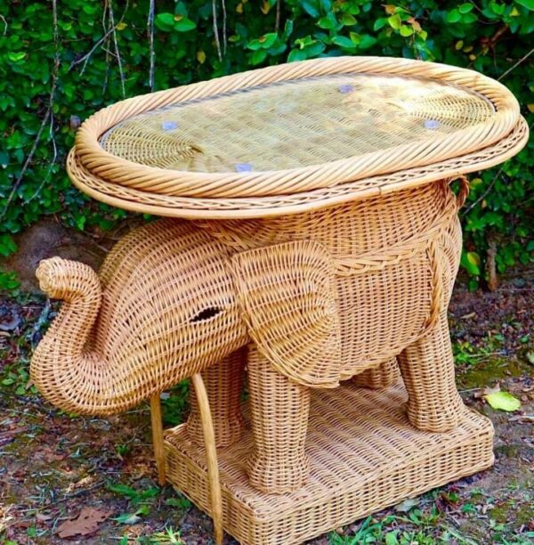 Mesa Lateral de apoio Elefante em Rattan fibra natural indiana