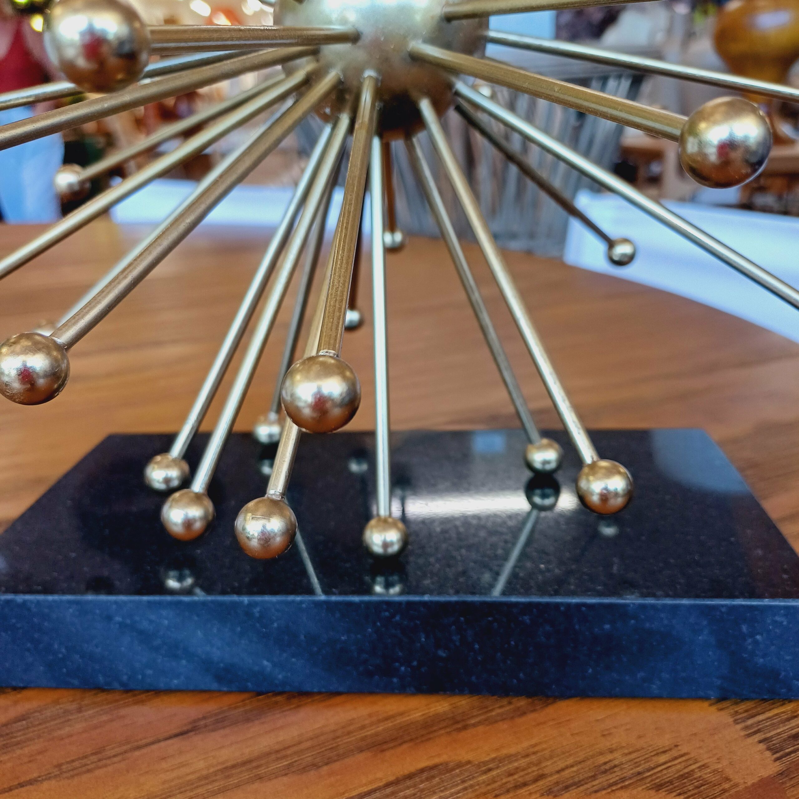 Escultura Esfera Magnética