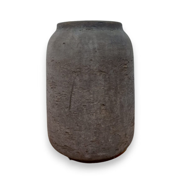 Vaso alto cimento marrom desgastado