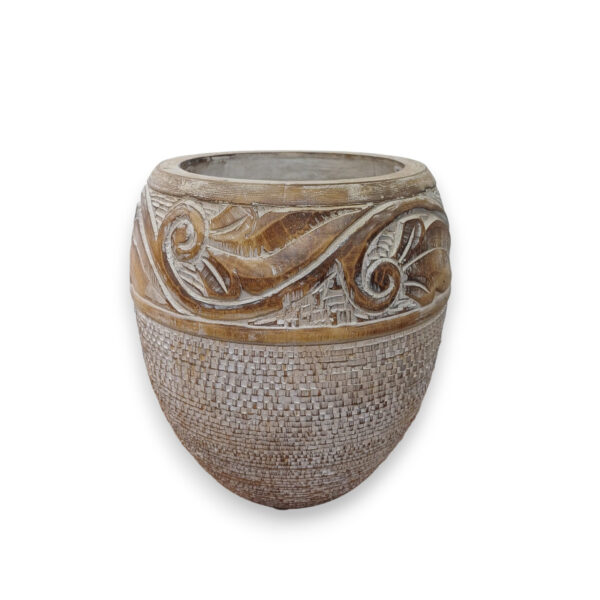 Vaso em madeira balinês com entalhes em arabesco