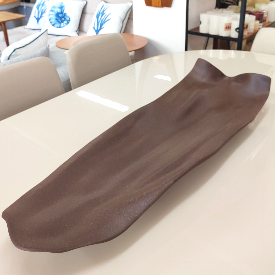 Centro de Mesa Comprido Marrom em Alumínio Fundido e Polido - 090 cm