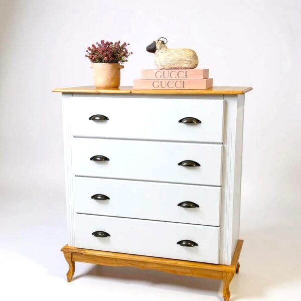 Cômoda Branca com Pés Imperial