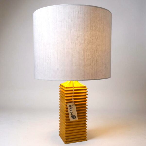 Abajur em Madeira - 70 cm de Altura