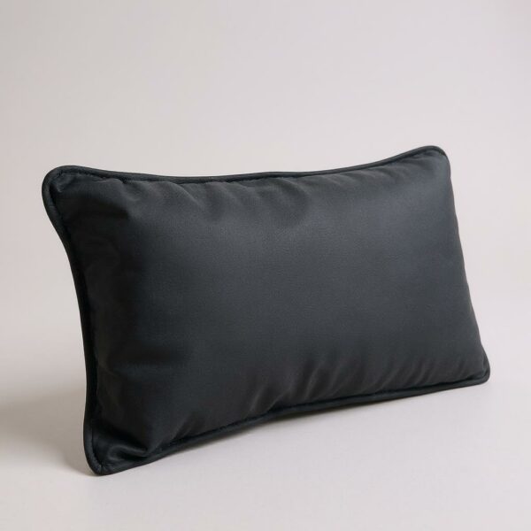 Almofada Baguete Preta em Veludo