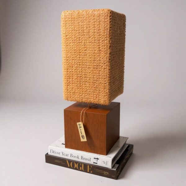 Abajur em Madeira com Cúpula Artesanal