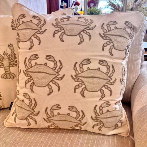 Almofada Bordada Caranguejo em Sarja 52x52 cm