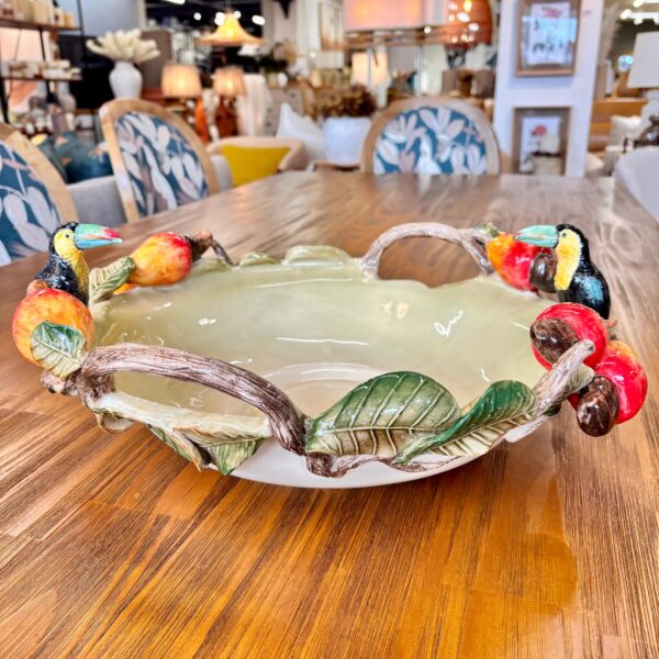 Centro de Mesa Tucano em Cerâmica Artesanal