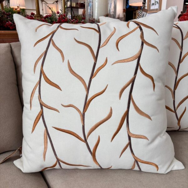 Almofada Bordada Folhas em Linho - 52x52 cm