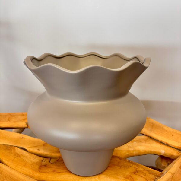 Vaso em Cerâmica Pétalas Cinza - Tamanho P