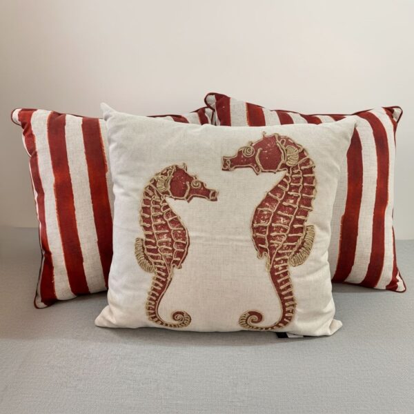 Almofada Sisal Cavalo-Marinho Vermelho 52x52 cm - Alto Padrão