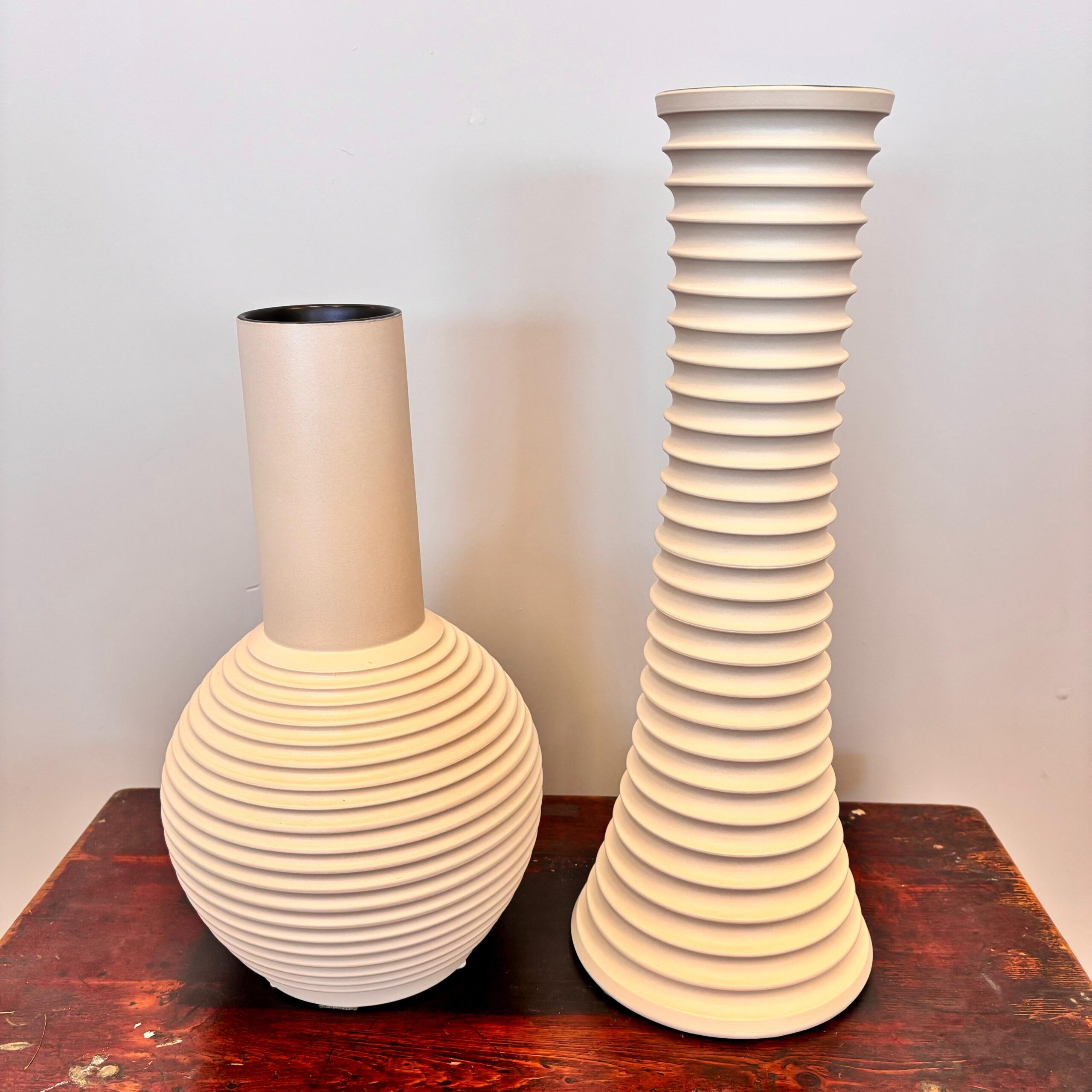 Vaso em Cerâmica Bege Alto - Coleção Alto Padrão