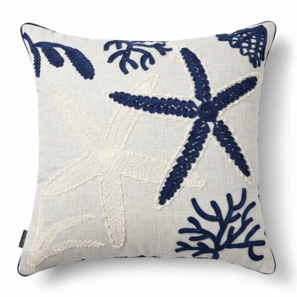 Almofada Estrela do Mar Bordada Azul Predominante 52x52 cm - Coleção Alto Padrão