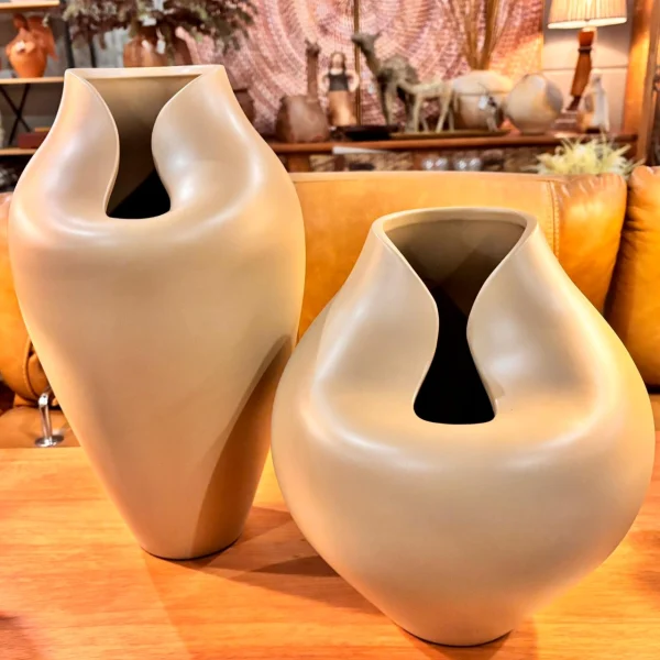 Vaso Orgânico Marrom Claro em Cerâmica - Tamanho P